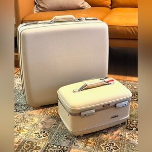 Vintage American Tourister White Luggage Set